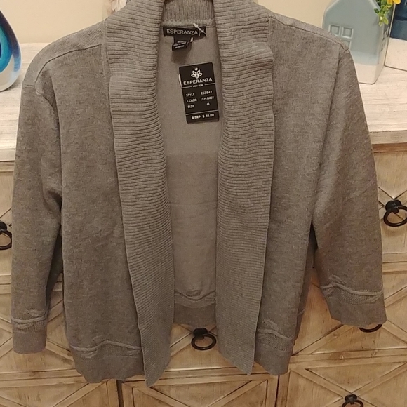 esperanza Sweaters - Esperanza gray quarter sleeve cover up sweater